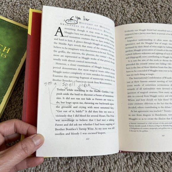 Harry Potter Boxed Set: Library of Hogwarts - Fantastic Beasts & Quidditch HC - Picture 12 of 13